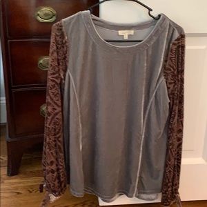 Long sleeve velvet top